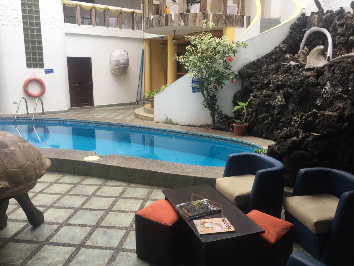 Grand Hotel Lobo De Mar Puerto Ayora  Buitenkant foto
