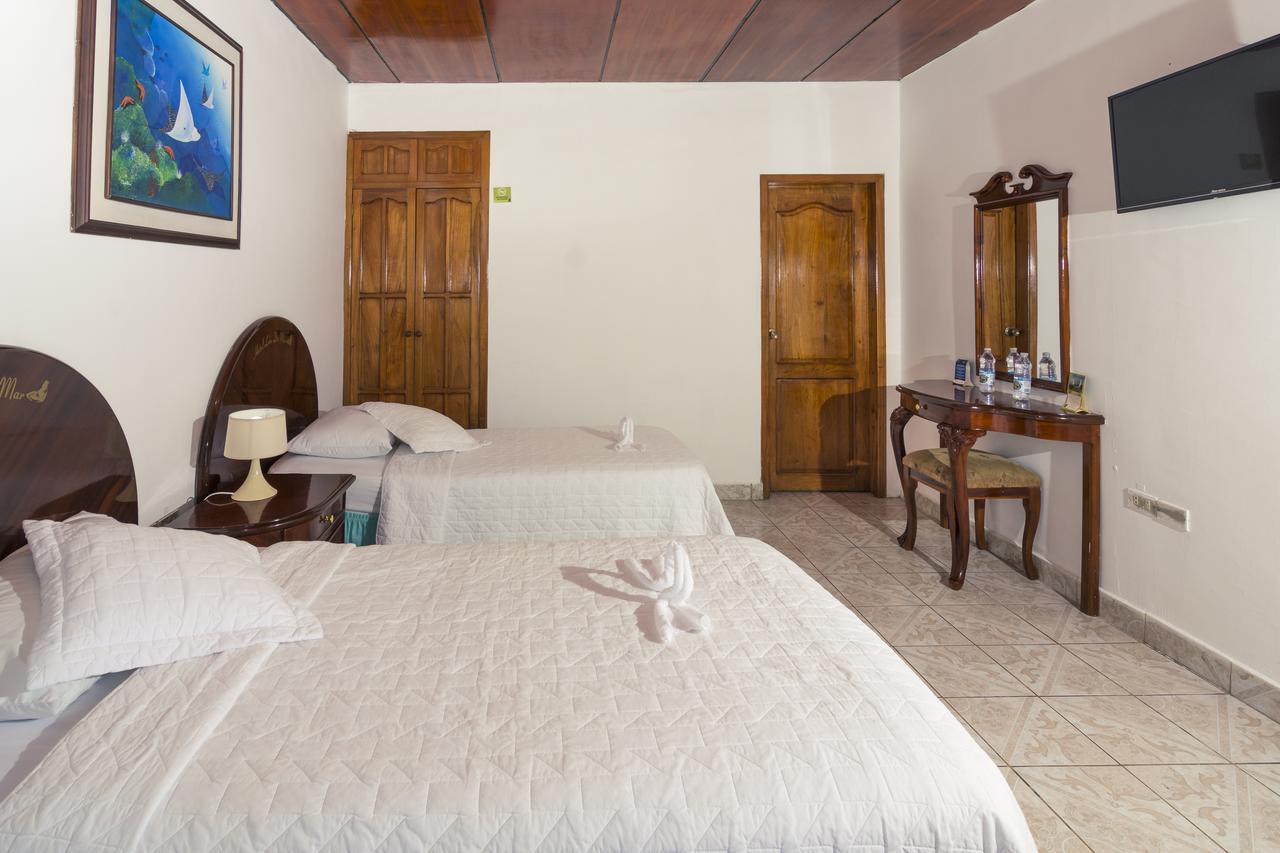 Grand Hotel Lobo De Mar Puerto Ayora  Buitenkant foto