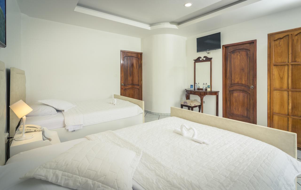 Grand Hotel Lobo De Mar Puerto Ayora  Buitenkant foto